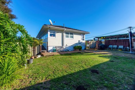 Photo of property in 5 Braebank Lane, Te Atatu South, Auckland, 0610
