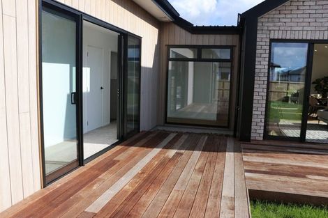 Photo of property in 19 Arahi Road, Clevedon, 2582