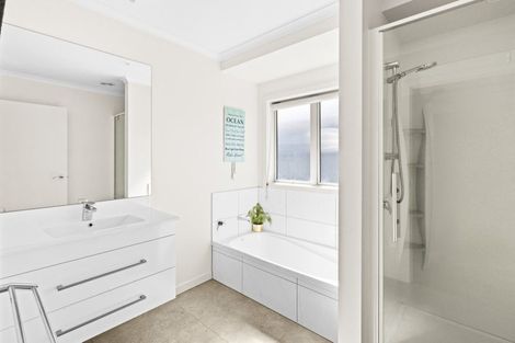 Photo of property in 24 Pelorus Avenue, Poraiti, Napier, 4112