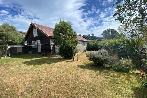 Photo of property in 8 Curacao Place, Grenada Village, Wellington, 6037