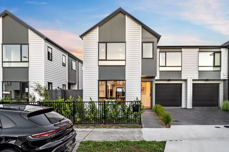 Photo of property in 10 Babos Avenue, Kumeu, 0810