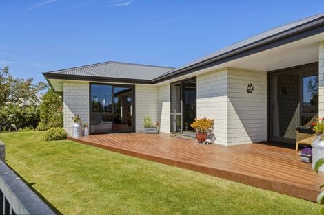 Photo of property in 11 Wyllie Place, Amberley, 7410