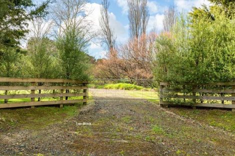Photo of property in 22 Wairere Valley Road, Paparoa, 0571