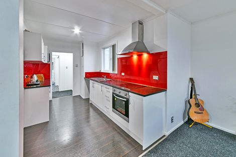 Photo of property in 2/49 Sutton Crescent, Papakura, 2110