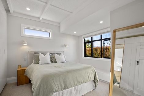 Photo of property in 52 Wainui Avenue, Point Chevalier, Auckland, 1022