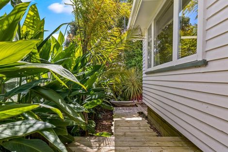 Photo of property in 9 Mary Keane Lane, Parakai, 0830