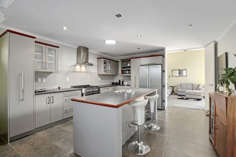 Photo of property in 2 Grenache Place, Rototuna, Hamilton, 3210