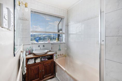 Photo of property in 4 Hillary Street, Tawa, Wellington, 5028