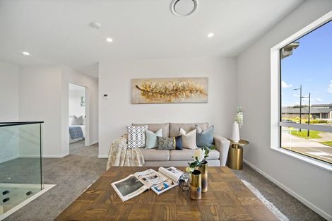 Photo of property in 1 Ritetai Street, Clarks Beach, 2122