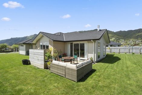 Photo of property in 31 Waipunahau Road, Waikanae, 5036