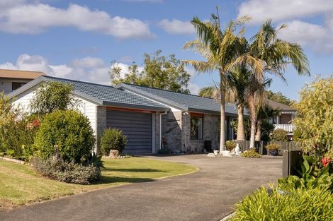 Photo of property in 16 Margaret Drive, Omokoroa, 3114