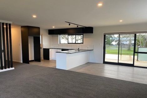 Photo of property in 154 Torkar Road, Clarks Beach, 2122