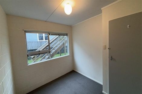 Photo of property in 31 Cumberland Street, Merrilands, New Plymouth, 4312