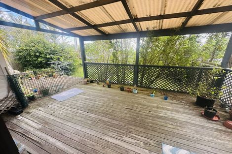 Photo of property in 64 Golf Road, New Lynn, Auckland, 0600