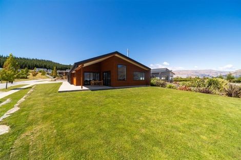 Photo of property in 20 Infinity Drive, Wanaka, 9305