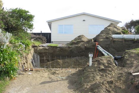 Photo of property in 19 Waitote Street, Castlecliff, Whanganui, 4501