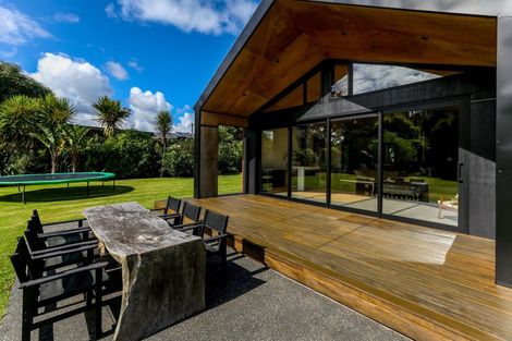 Photo of property in 23c Arden Place, Oakura, 4314