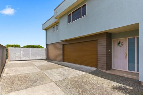 Photo of property in 43 Manuka Street, Otaki Beach, Otaki, 5512