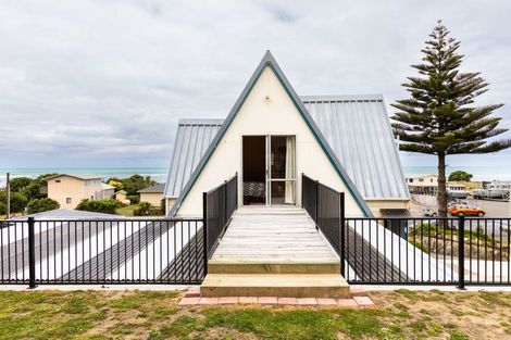 Photo of property in 70 Akitio Esplanade, Akitio, Pongaroa, 4991