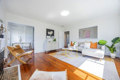 Photo of property in 21 View Road, Glenfield, Auckland, 0627