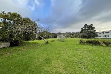 Photo of property in 96 Beach Haven Road, Beach Haven, Auckland, 0626