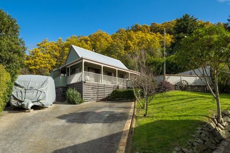 Photo of property in 17 Garden Terrace, Picton, 7220