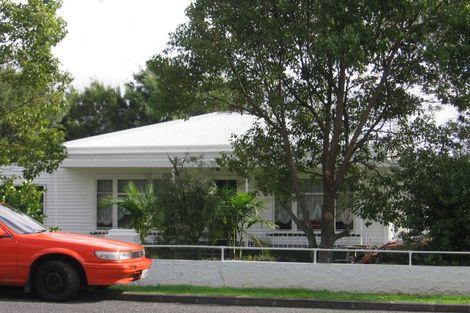 Photo of property in 99 Seymour Road, Sunnyvale, Auckland, 0612