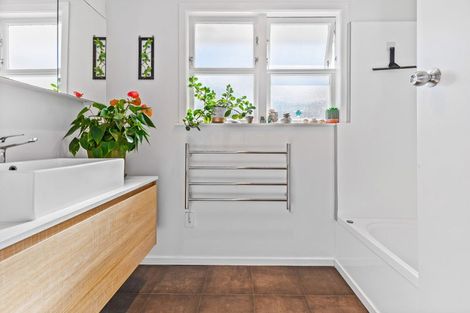 Photo of property in 36 Totara Road, Te Atatu Peninsula, Auckland, 0610