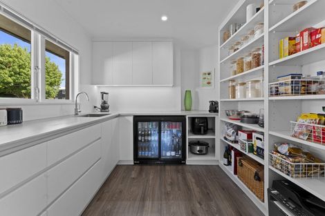 Photo of property in 9 The Anchorage, Sunnyhills, Auckland, 2010