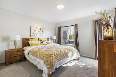 Photo of property in 22 Cairnbrae Court, Northcross, Auckland, 0632