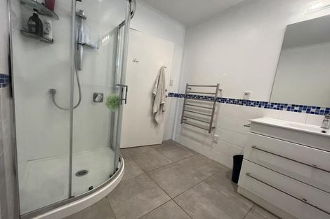 Photo of property in 1 Gaede Terrace, Sunnyvale, Auckland, 0612