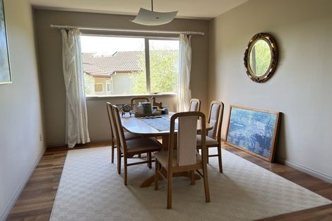 Photo of property in 40 Ravenstone Place, Chatswood, Auckland, 0626