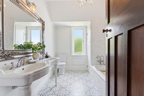 Photo of property in 4 Kent Road, Saint Johns Hill, Whanganui, 4501