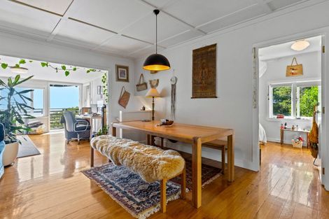 Photo of property in 72 Garden Road, Piha, New Lynn, 0772