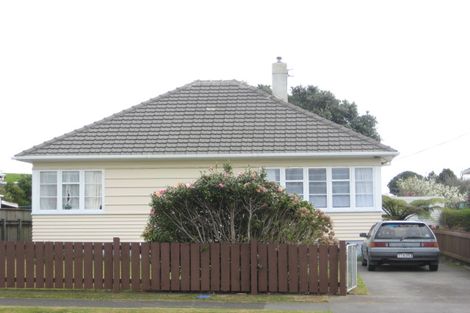 Photo of property in 16 Waimea Street, Westown, New Plymouth, 4310