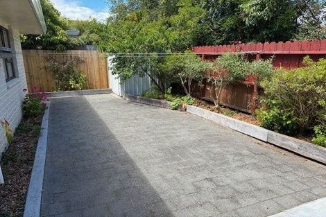 Photo of property in 28 Rewarewa Crescent, Waikanae, 5036