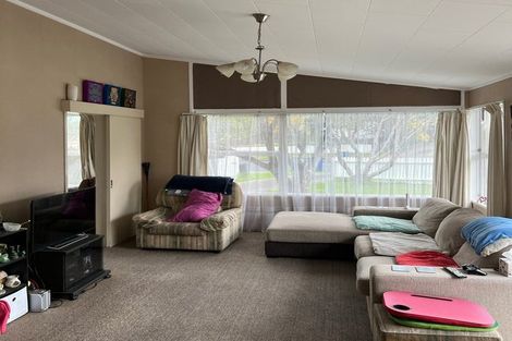 Photo of property in 44 Harmel Road, Glendene, Auckland, 0602