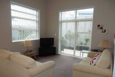 Photo of property in 2/43 Main Road, Redcliffs, Christchurch, 8081