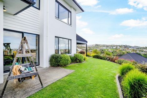Photo of property in 69 Maka Terrace, Orewa, 0931