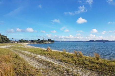 Photo of property in 141 Marsden Bay Drive, One Tree Point, 0118