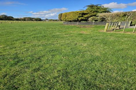 Photo of property in 147 Koputaroa Road, Levin, 5575