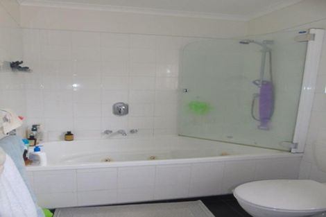 Photo of property in 5 Russell Street, Waterloo, Lower Hutt, 5011