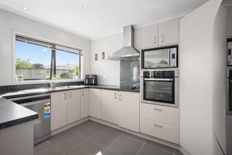 Photo of property in 7 Modello Lane, Waiuku, 2123