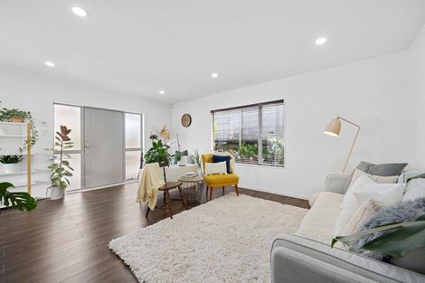 Photo of property in 42b Rodney Street, Howick, Auckland, 2014