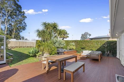 Photo of property in 15 Tamariki Avenue, Kelston, Auckland, 0602