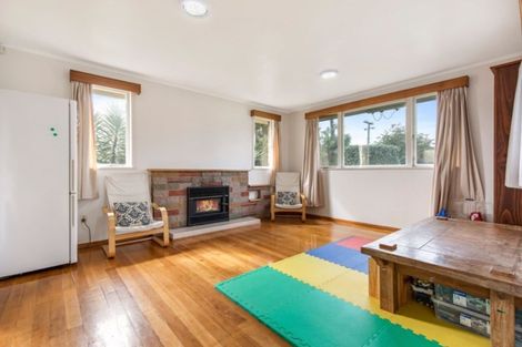 Photo of property in 4 Malmo Place, Massey, Auckland, 0614