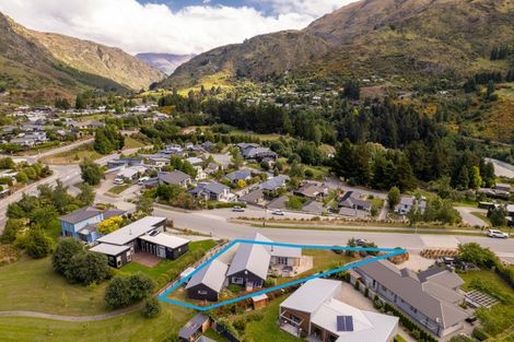 Photo of property in 6 Morning Star Terrace, Arthurs Point, Queenstown, 9371