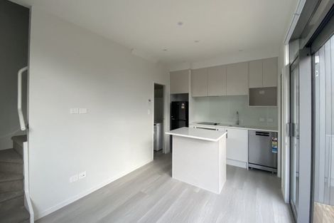 Photo of property in 9/2 Moor Avenue, Te Atatu Peninsula, Auckland, 0610