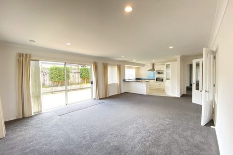 Photo of property in 16 Hendrika Court, Hobsonville, Auckland, 0618