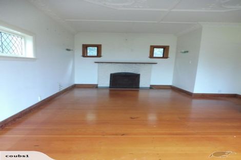 Photo of property in 39 Northland Road, Northland, Wellington, 6012